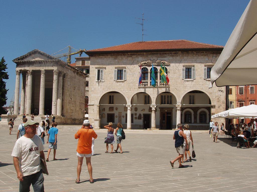 Apartments Hrga Pula Extérieur photo