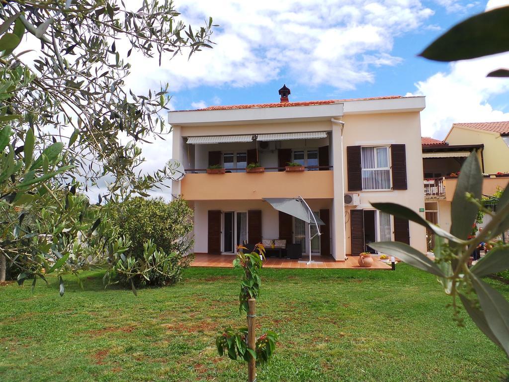 Apartments Hrga Pula Extérieur photo